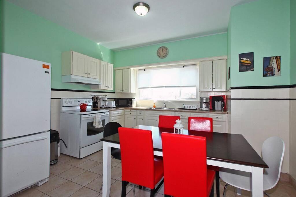Holiday home Skyline Park And Walk To The Falls & Wonderful Free Breakfast Deliverd Daily To The *